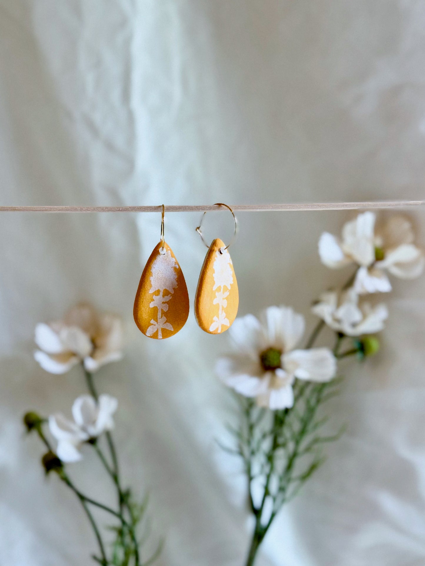 Marigold Earrings (20mm Gold)