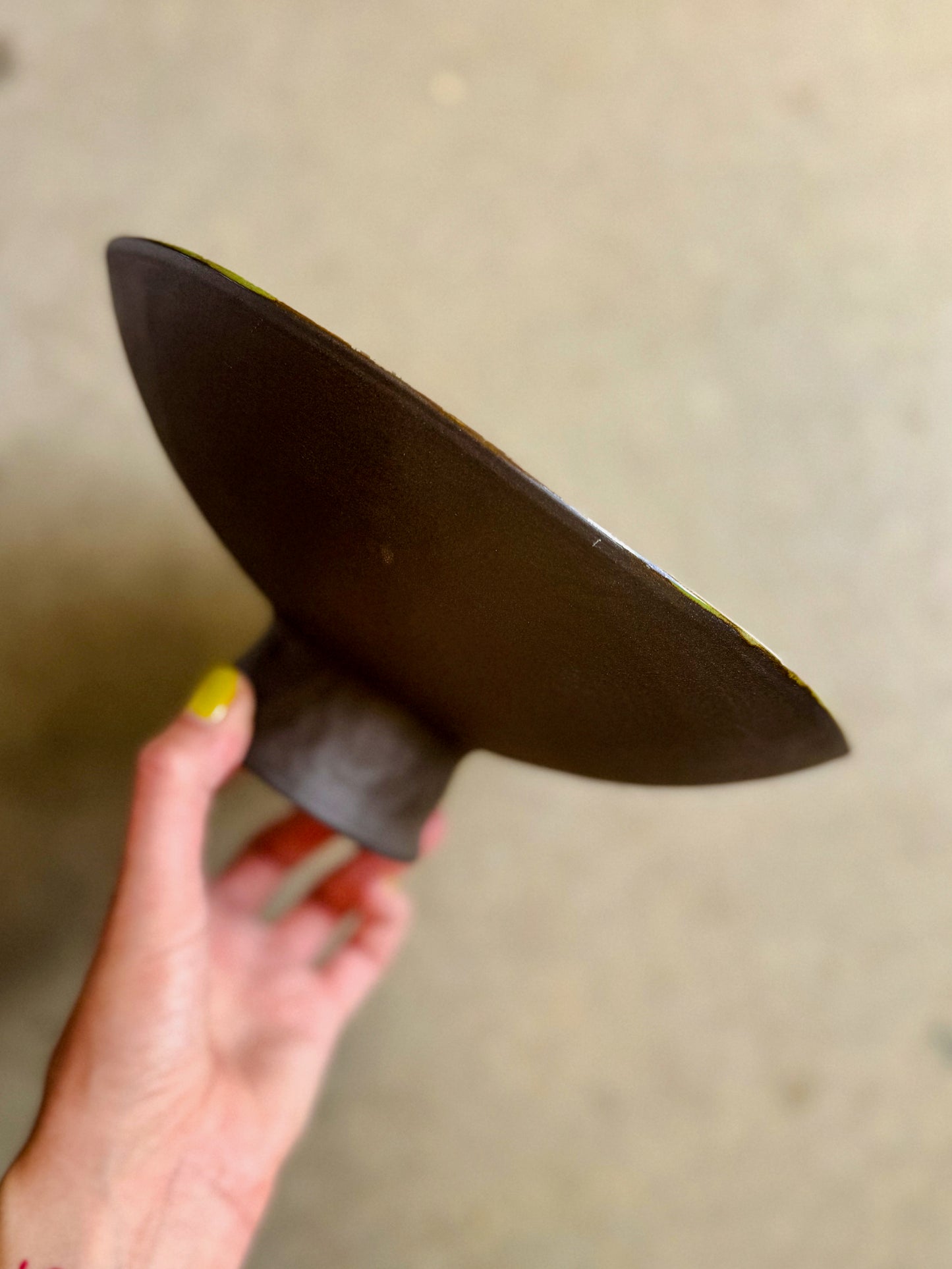 Pedestal Dish