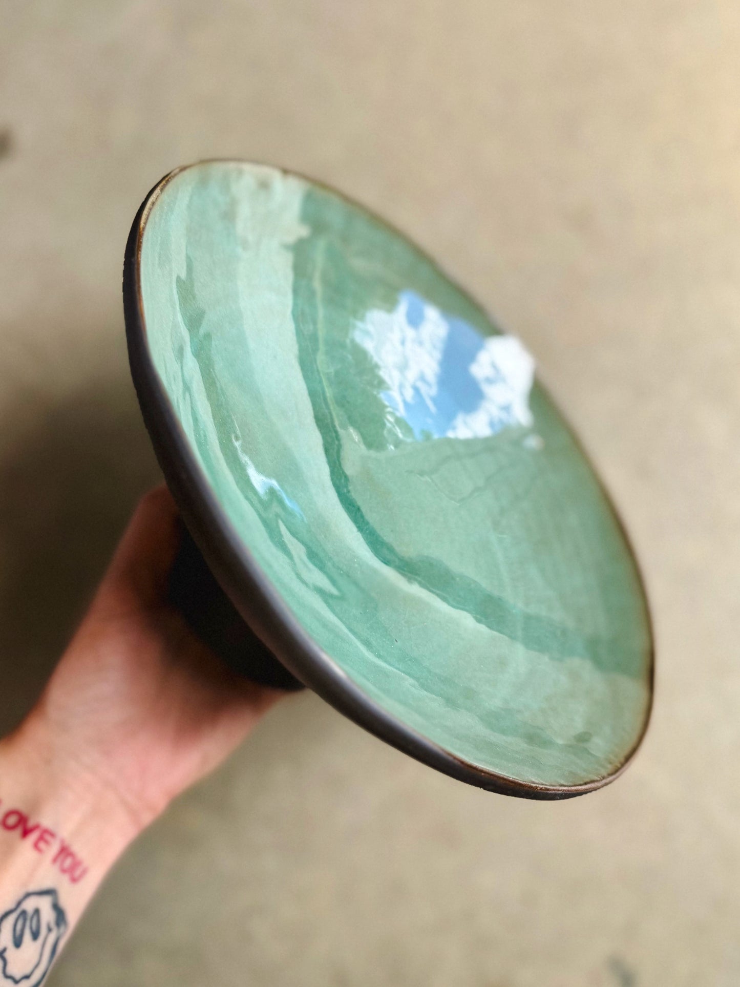 Pedestal Dish